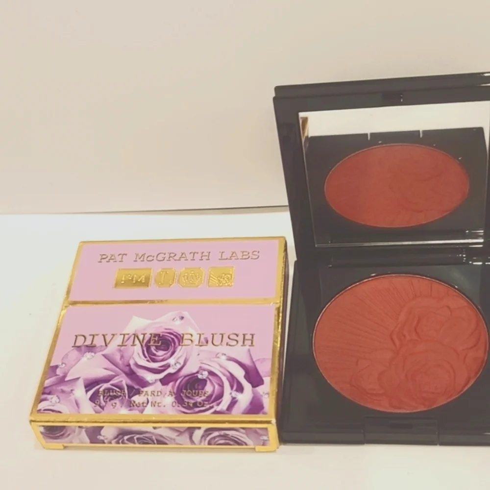 NIB ✅ Pat McGrath PARADISE VENUS Skin Fetish: Divine Powder Blush ✨ BNIB